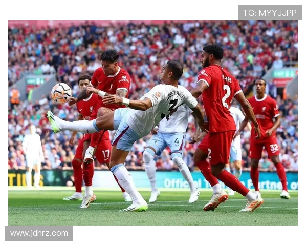 英超三大字母球队的表现与历史背景